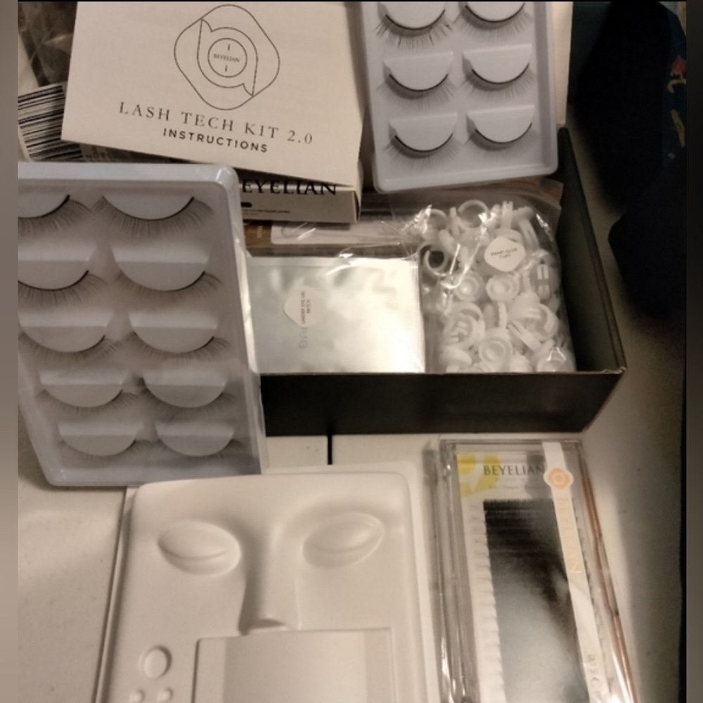 Lash Tech kit - Picture 1 of 3